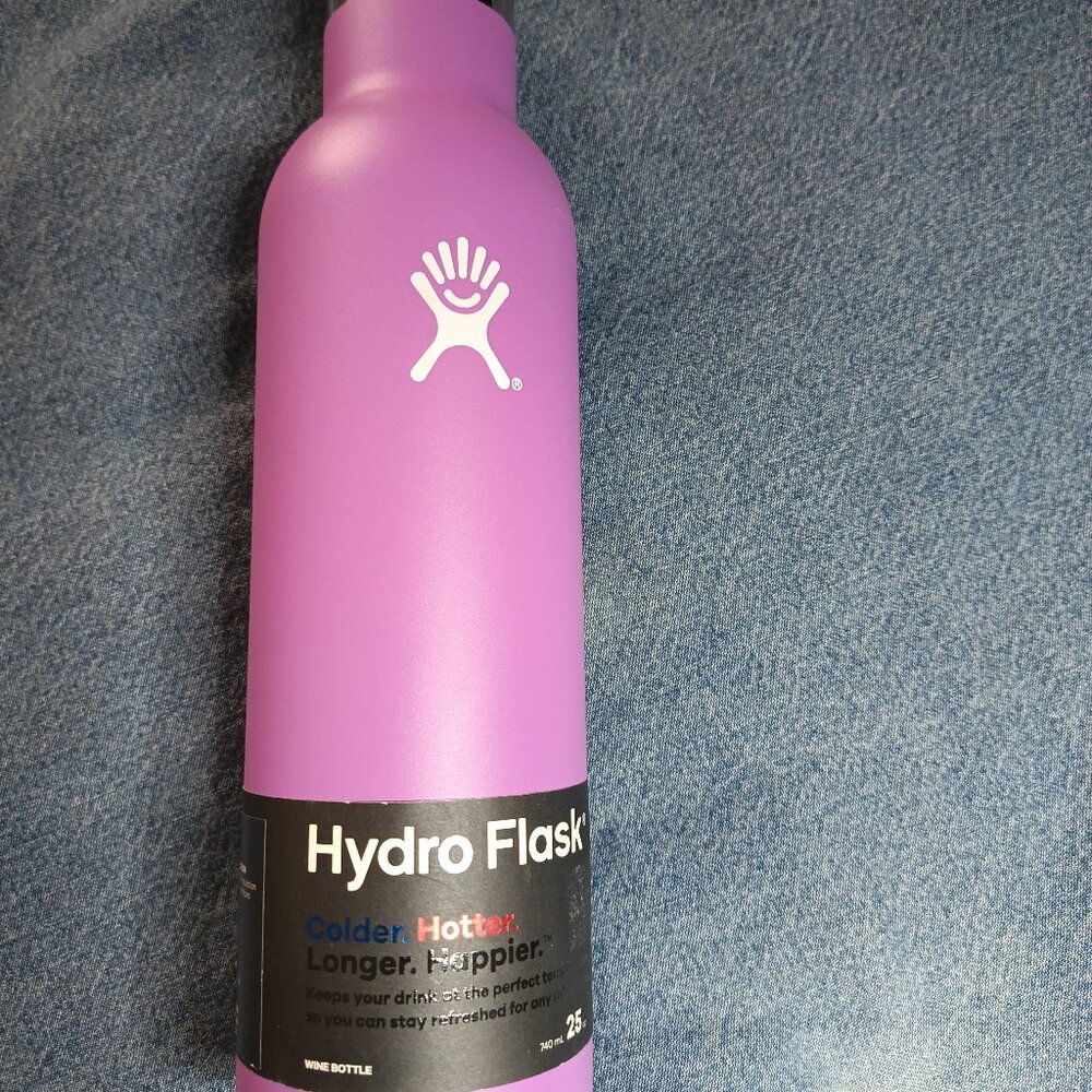 Brand new Hydro Flask Wine Bottle 740ml
